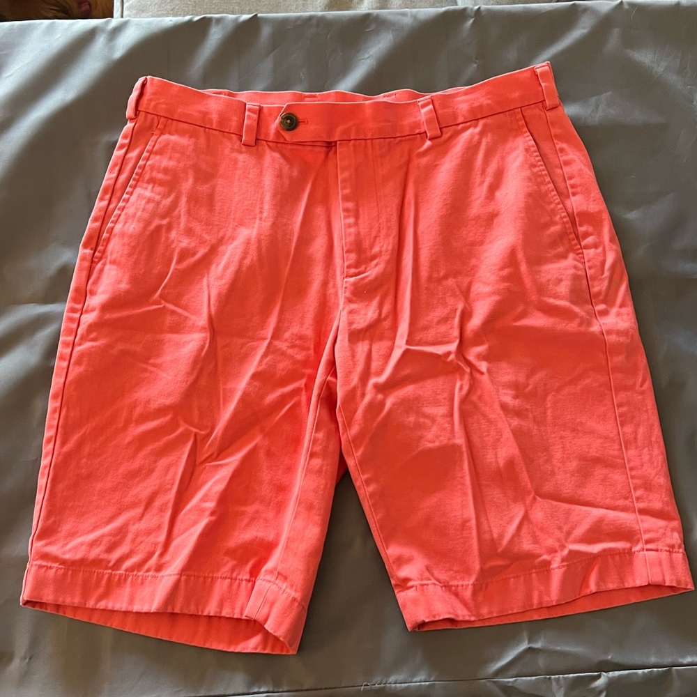 Coral Brooks Brothers Mens coral khaki shorts. Size 35